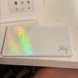 LimeLife make up palette